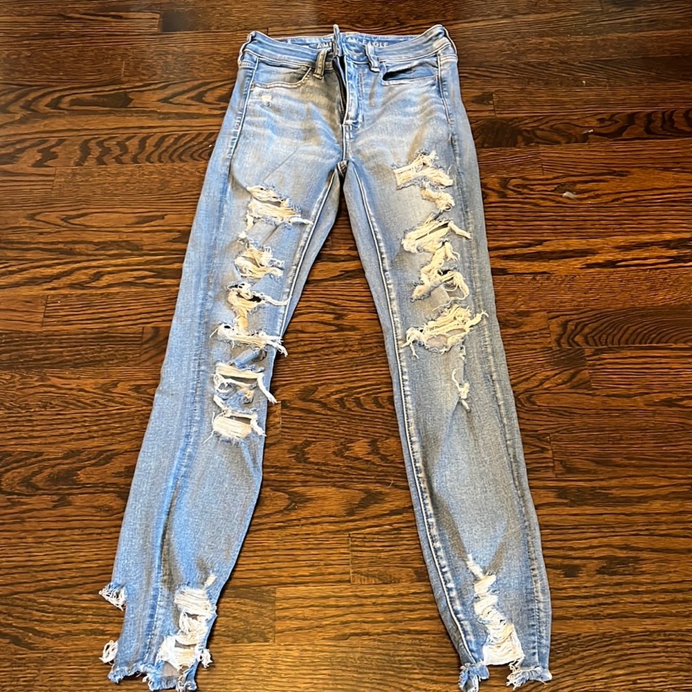 American Eagle Ripped Blue wash Jeans